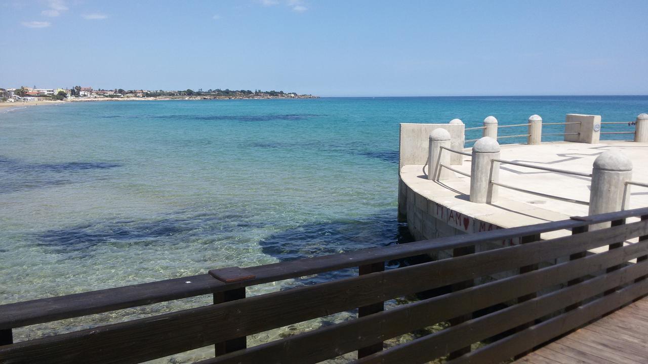 Avola Holidays Bagian luar foto